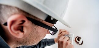 Jak sprawdzić gniazdo przyczepy miernikiem?