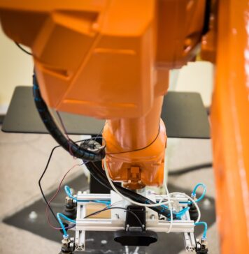 Systemy automatyki magazynowej jako warstwa poznawcza logistyki – jak technologia zmienia interpretację danych? automatyka magazynowa